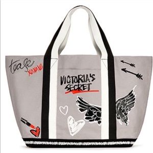 Victoria's Secret Taylor Mae Tease Tote 2018.